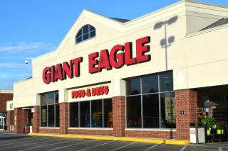 giant eagle storefront