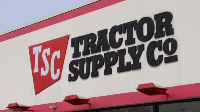 Tractor Supply storefront
