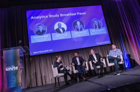 ohnston, Moiz, Ellin, and Wenthe detail the strategic analytic approaches companies should explore as they retool their enterprises to bring data to life.
